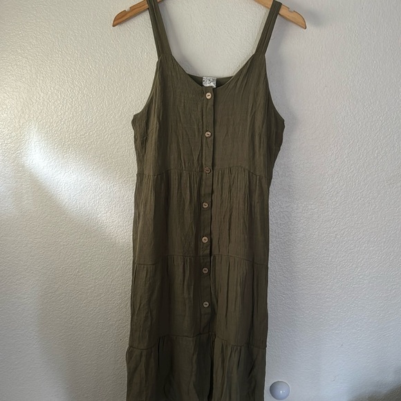 NAIF Dresses & Skirts - 🤎Naïf green tiered dress
